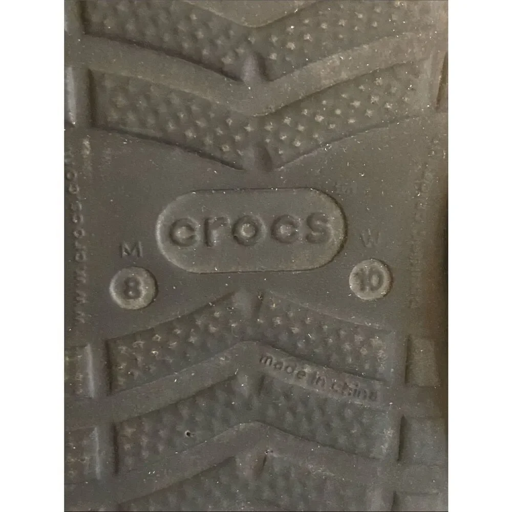 Crocs Women Unixes Size 10 Mens Size 8. shoes